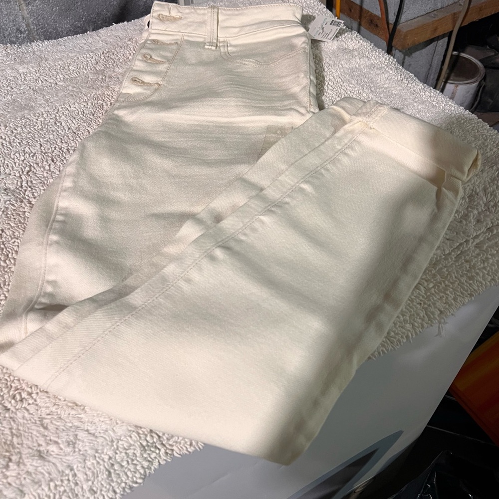 Maurices High Rise cream color, jeggings. With a black Maurices ribbed bodysuit